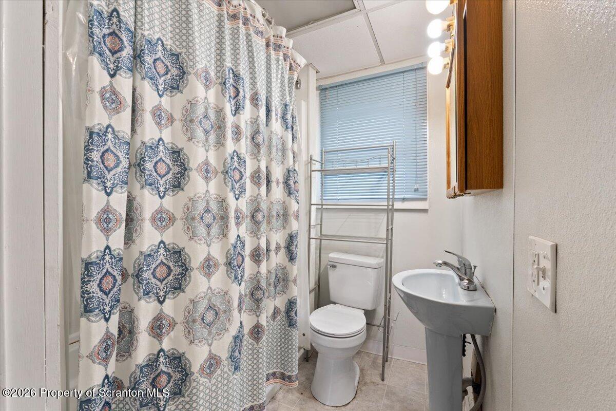 1134 Hampton Street Scranton, PA 18504 - Photo 21 of 48 29-Apartment One Bathroom (2)