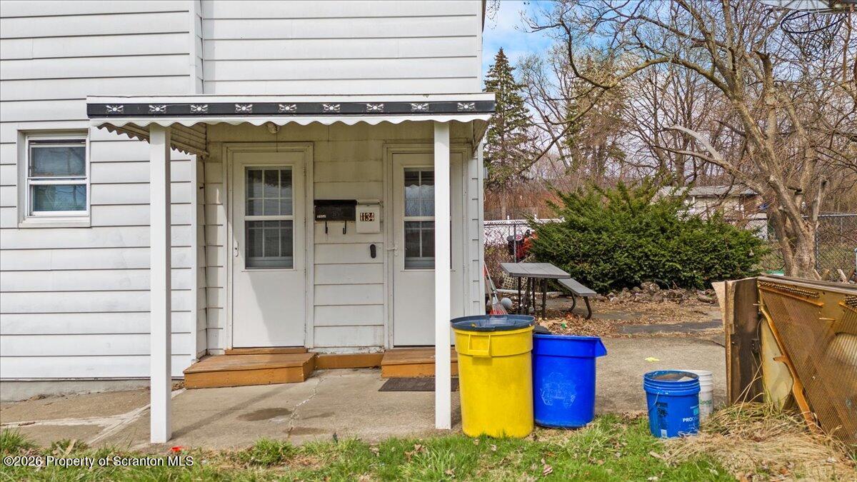 1134 Hampton Street Scranton, PA 18504 - Photo 44 of 48 05-Second Floor Entrance