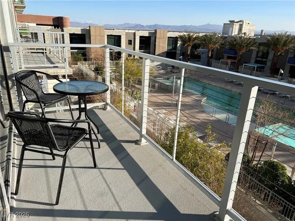 $1,850 | 353 East Bonneville Avenue, Unit 811, Las Vegas, NV 89101