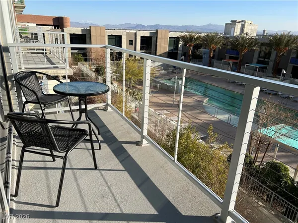 $1,850 | 353 East Bonneville Avenue, Unit 811, Las Vegas, NV 89101