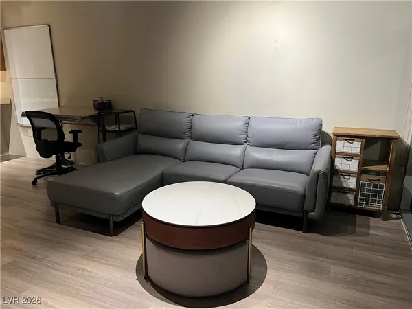 $1,850 | 353 East Bonneville Avenue, Unit 811, Las Vegas, NV 89101