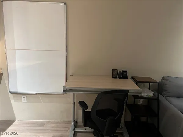 $1,850 | 353 East Bonneville Avenue, Unit 811, Las Vegas, NV 89101