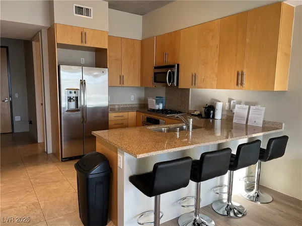 $1,850 | 353 East Bonneville Avenue, Unit 811, Las Vegas, NV 89101