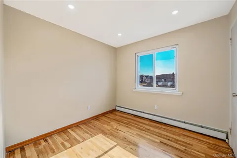 $779,988 | 4 Bay Place, Lindenhurst, NY 11757
