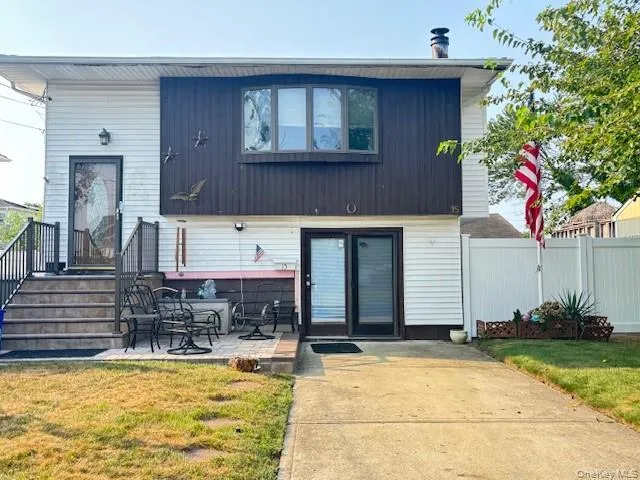 a view of a house with swimming pool