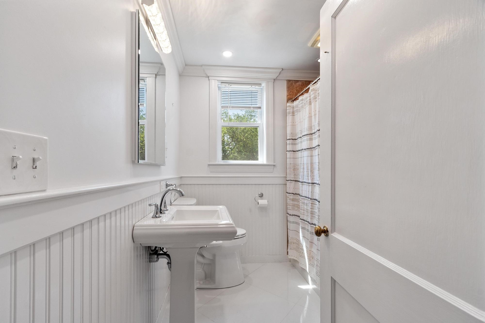 8 Island Pond Road Pelham, NH 03076 - Photo 12 of 20