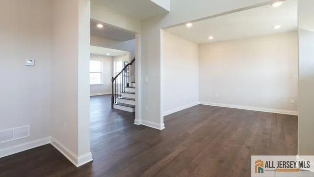 $1,299,000 | 1 Michael Court, North Brunswick, NJ 08902