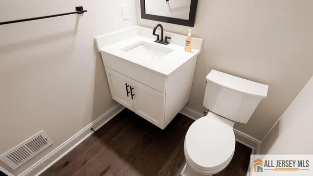 $1,299,000 | 1 Michael Court, North Brunswick, NJ 08902