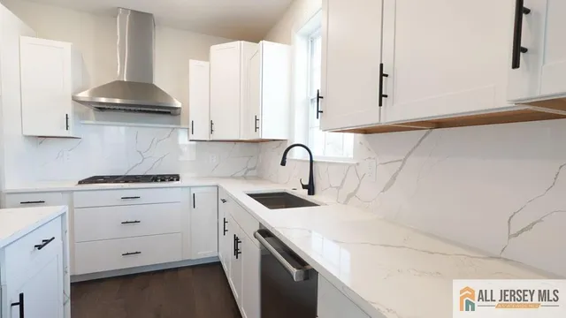 $1,299,000 | 1 Michael Court, North Brunswick, NJ 08902