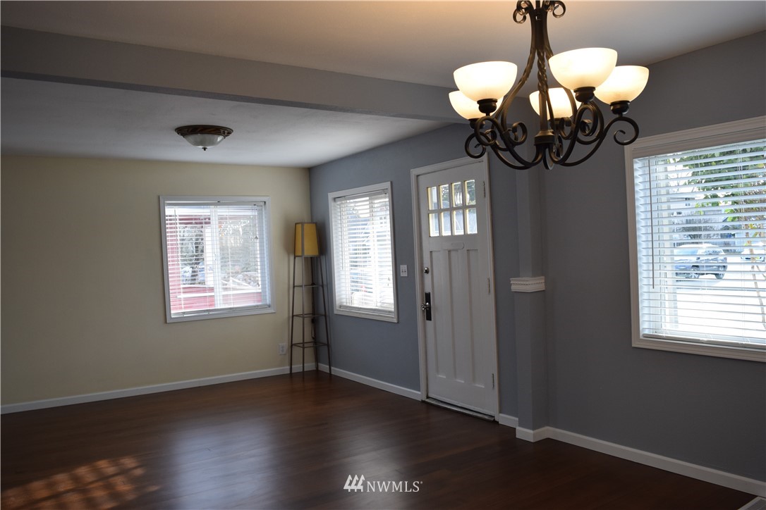 512 Williams Avenue South Renton, WA 98057 - Photo 2 of 21 Gallery Image 2
