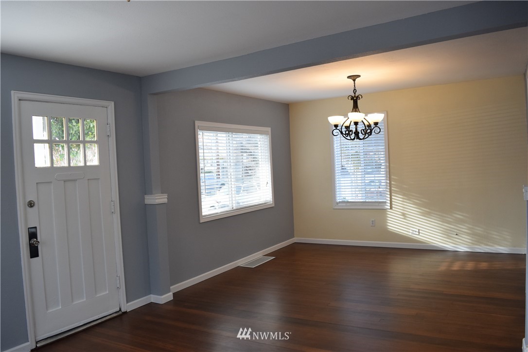 512 Williams Avenue South Renton, WA 98057 - Photo 3 of 21 Gallery Image 3