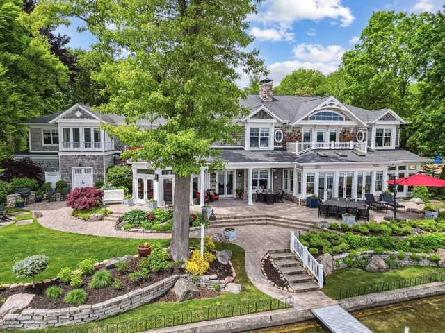 $6,700,000 | 20331 Blairs View Drive, White Pigeon, MI 49099