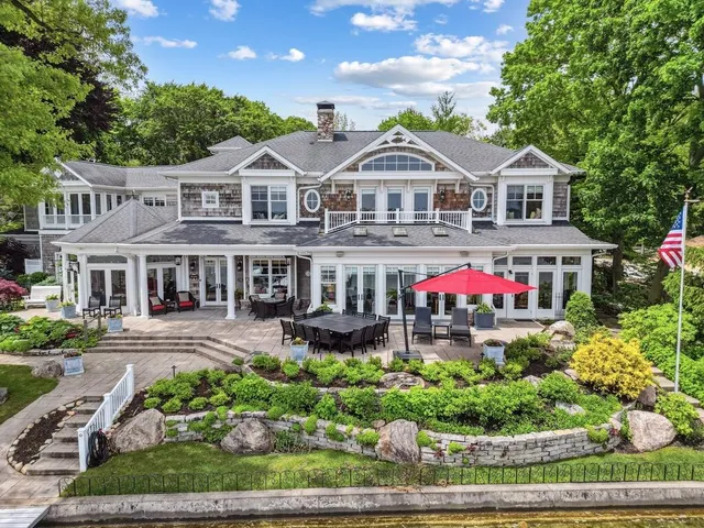 $6,700,000 | 20331 Blairs View Drive, White Pigeon, MI 49099