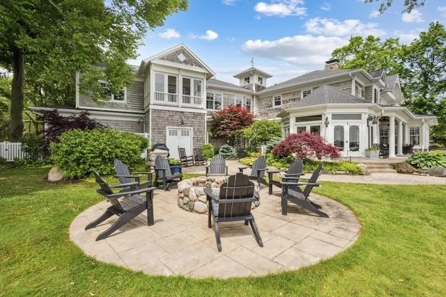 $6,700,000 | 20331 Blairs View Drive, White Pigeon, MI 49099