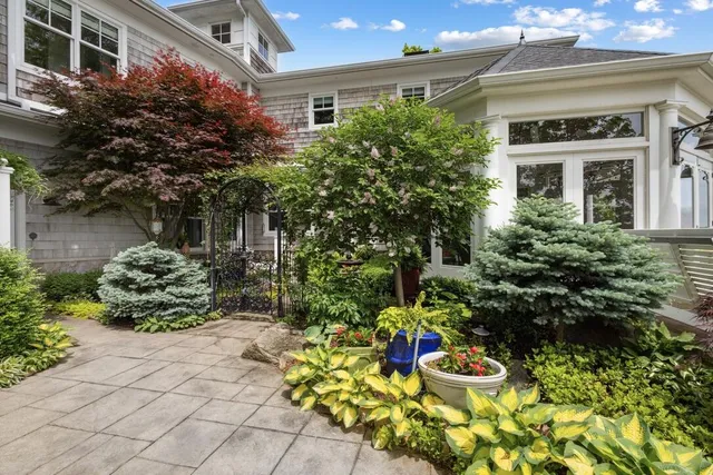 $6,700,000 | 20331 Blairs View Drive, White Pigeon, MI 49099