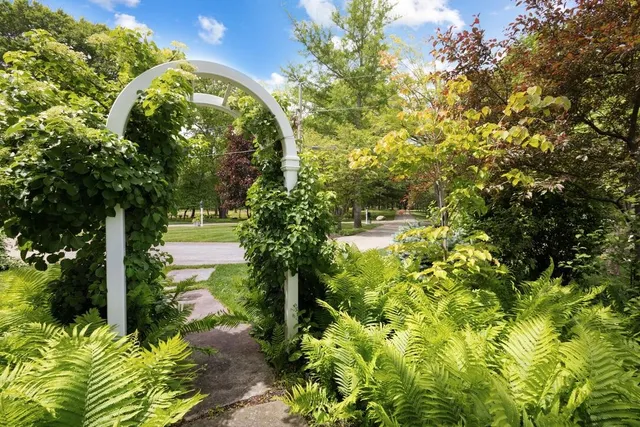 $6,700,000 | 20331 Blairs View Drive, White Pigeon, MI 49099