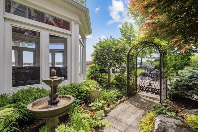 $6,700,000 | 20331 Blairs View Drive, White Pigeon, MI 49099