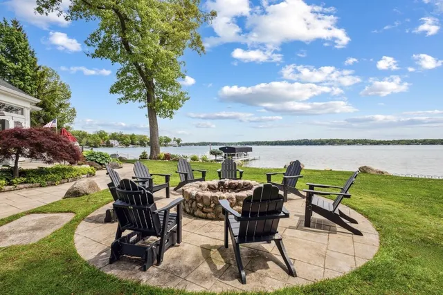 $6,700,000 | 20331 Blairs View Drive, White Pigeon, MI 49099