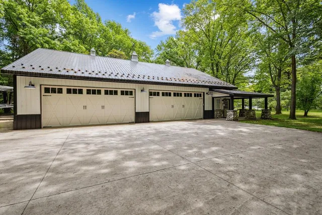 $6,700,000 | 20331 Blairs View Drive, White Pigeon, MI 49099