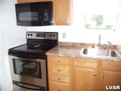 1943 Butztown Road Bethlehem, PA 18017 - Photo 6 of 11 New kitchen, new stove/oven