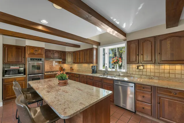 $995,000 | 427 North Main Street, Wolfeboro, NH 03894