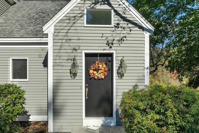 $995,000 | 427 North Main Street, Wolfeboro, NH 03894