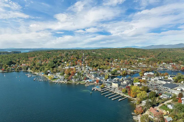 $995,000 | 427 North Main Street, Wolfeboro, NH 03894