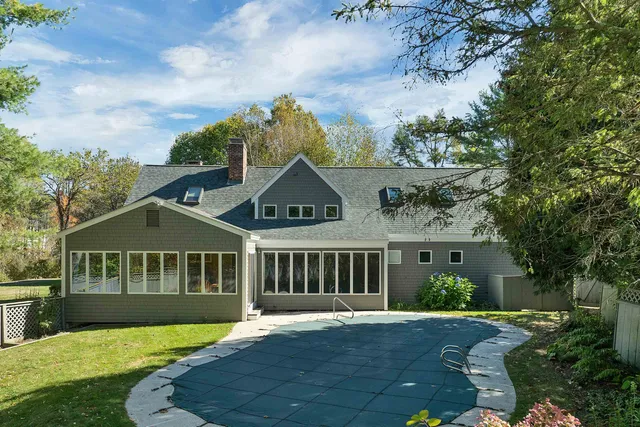 $995,000 | 427 North Main Street, Wolfeboro, NH 03894