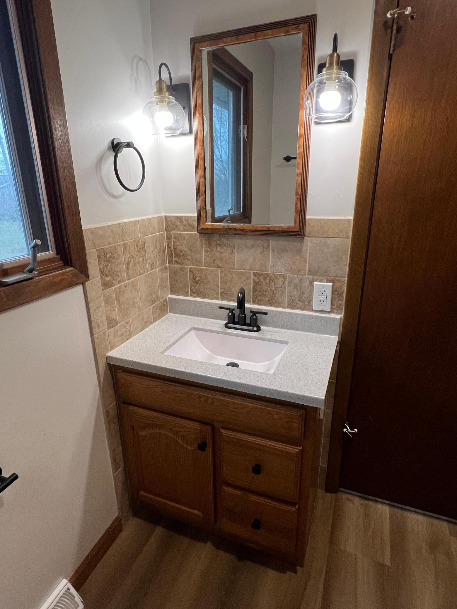 703 3rd Street South Ellendale, MN 56026 - Photo 11 of 28