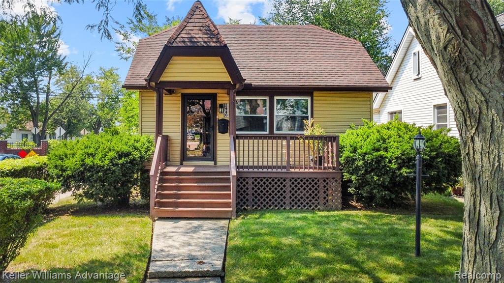 1449 Wayburn Street Grosse Pointe Park, MI 48230 - Photo 1 of 19