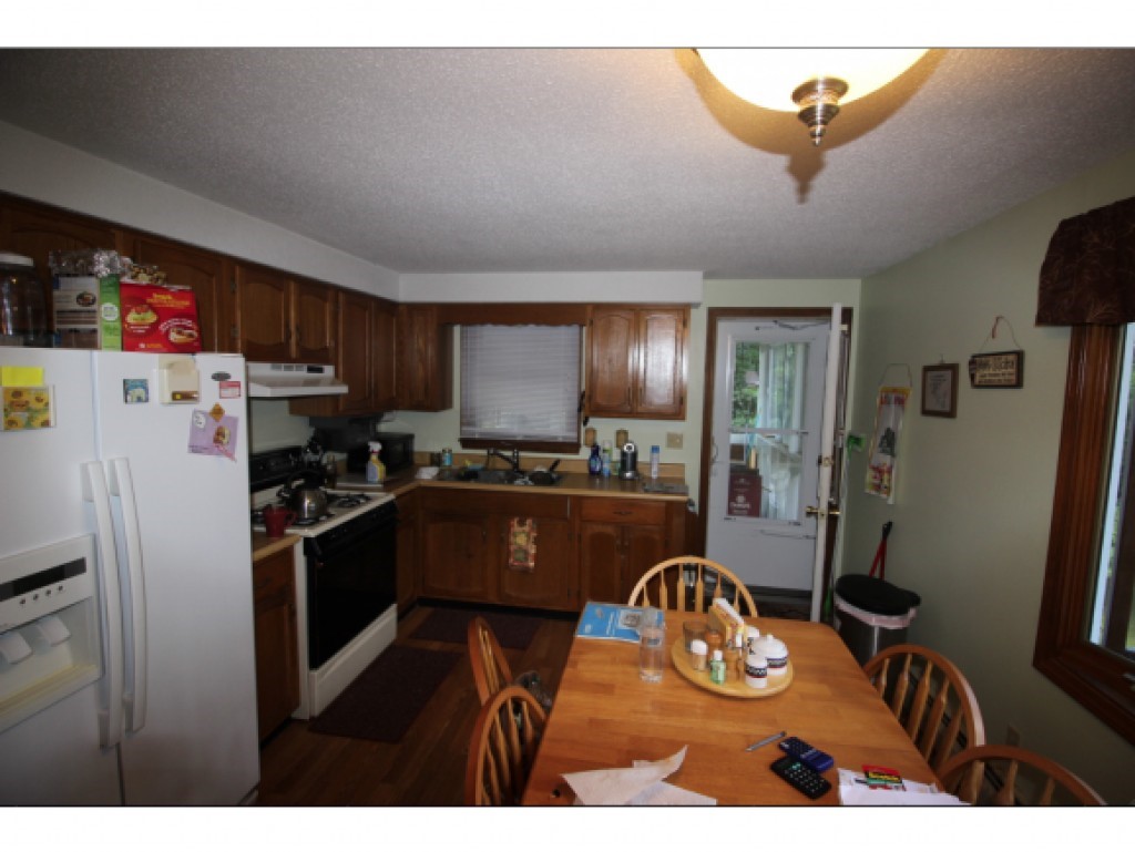 578 Corning Road Manchester, NH 03109 - Photo 4 of 16 Gallery Image 4