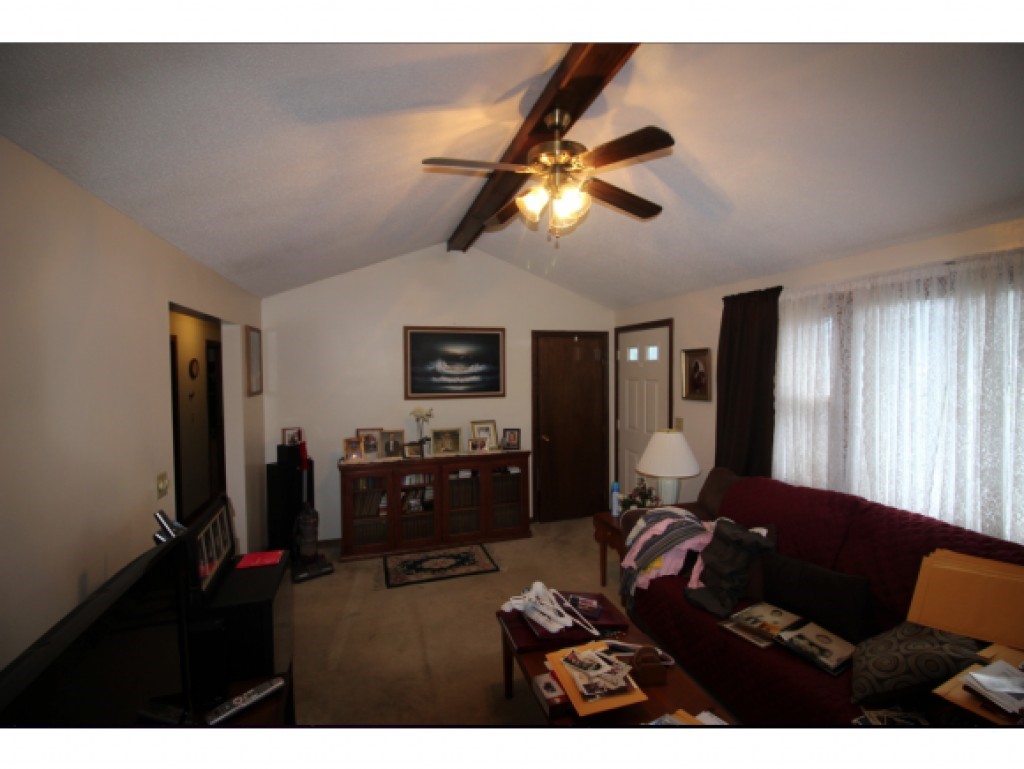 578 Corning Road Manchester, NH 03109 - Photo 6 of 16 Gallery Image 6
