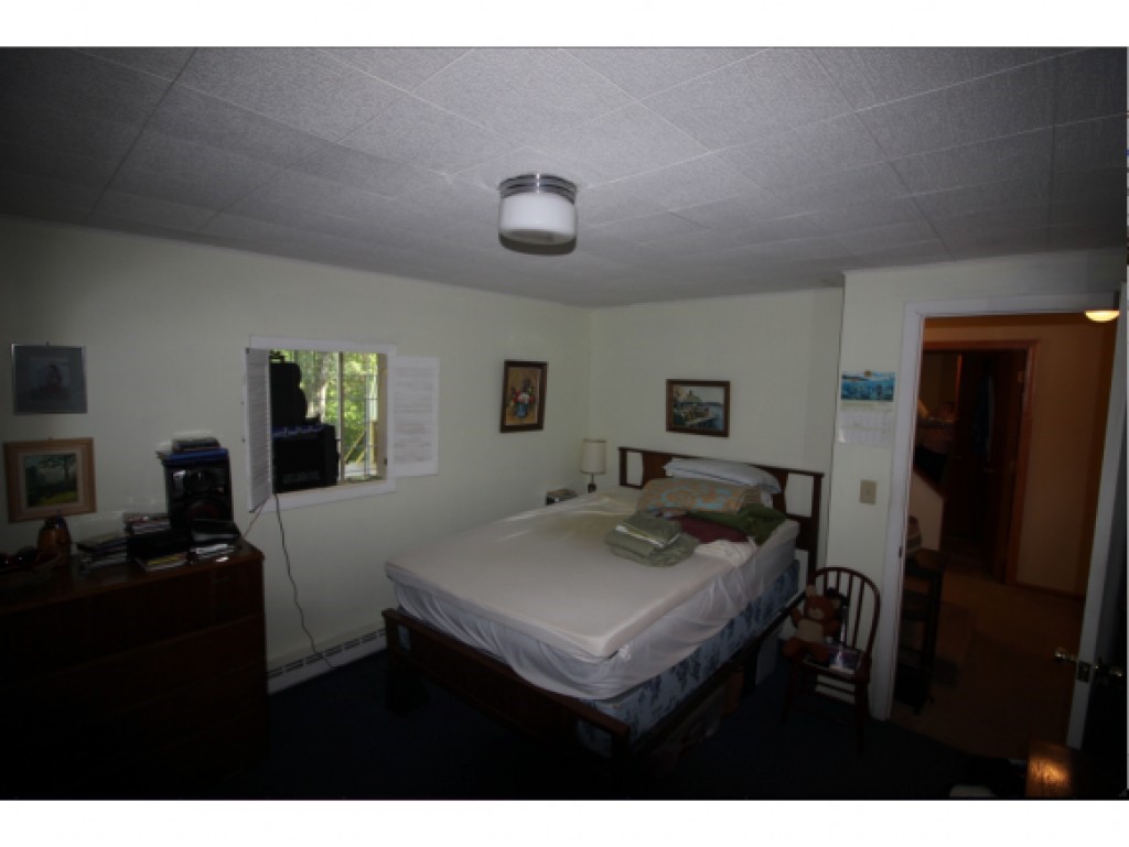 578 Corning Road Manchester, NH 03109 - Photo 8 of 16 Gallery Image 8