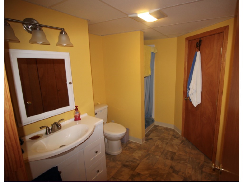 578 Corning Road Manchester, NH 03109 - Photo 10 of 16 Gallery Image 10