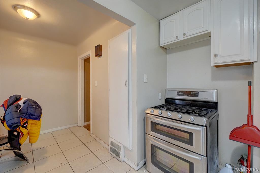 19159 Meyers Road Detroit, MI 48235 - Photo 7 of 14 Gallery Image 7