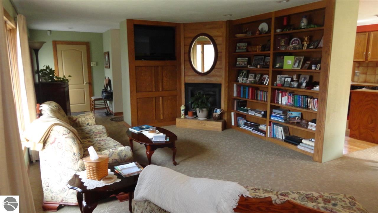 6289 South Mission Road Mount Pleasant, MI 48858 - Photo 11 of 32 1792147-10.JPG