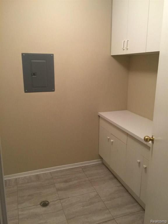36946 Ridgedale Court Farmington Hills, MI 48331 - Photo 31 of 39