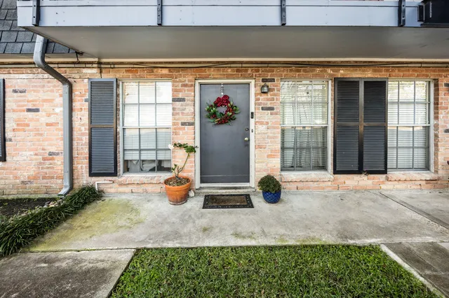 a view of a entryway door of the house