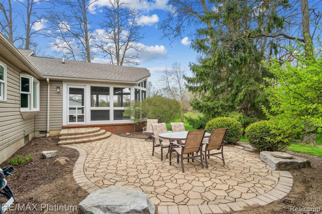 7589 McClements Road Brighton, MI 48114 - Photo 21 of 25