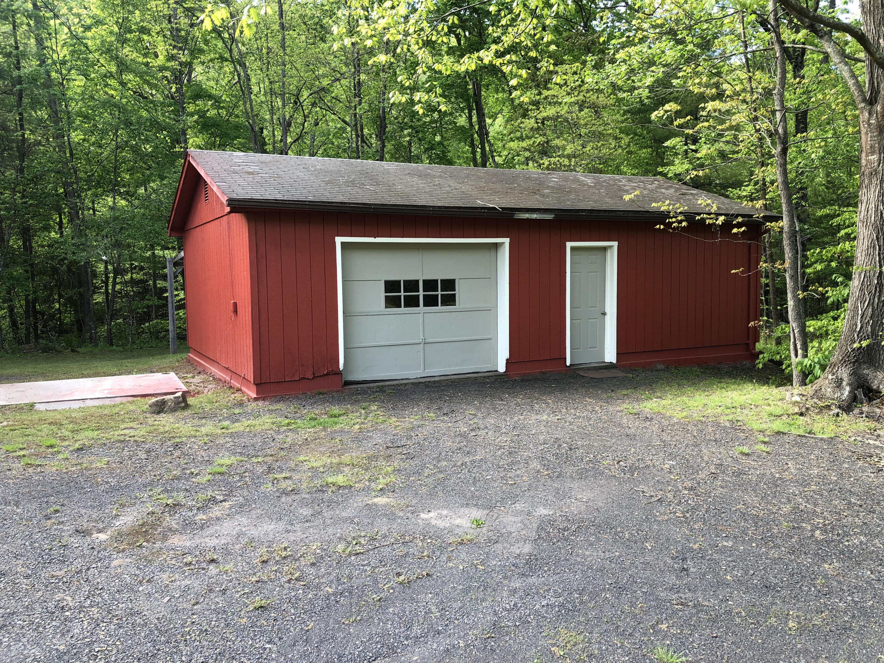 8010 Mill Branch Road Covington, VA 24426 - Photo 33 of 36 red work shop