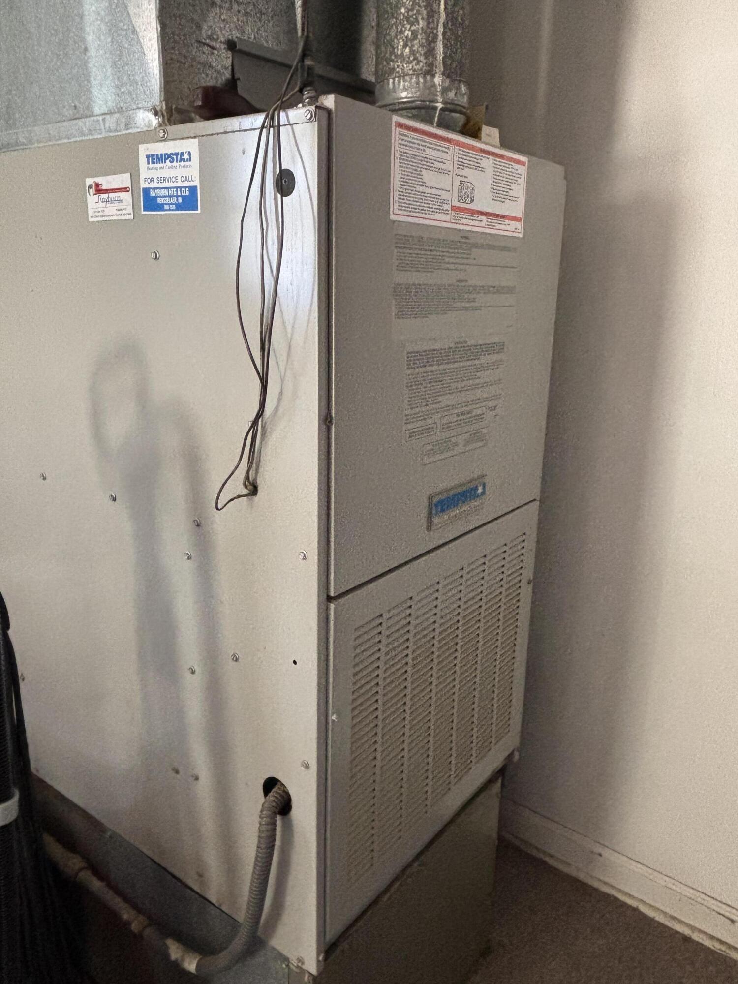 402 South Home Avenue Rensselaer, IN 47978 - Photo 19 of 27 a close view of a shower