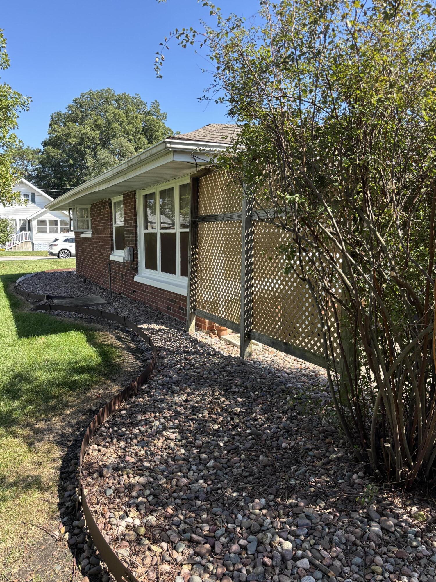 402 South Home Avenue Rensselaer, IN 47978 - Photo 2 of 27 a view of a house with a yard