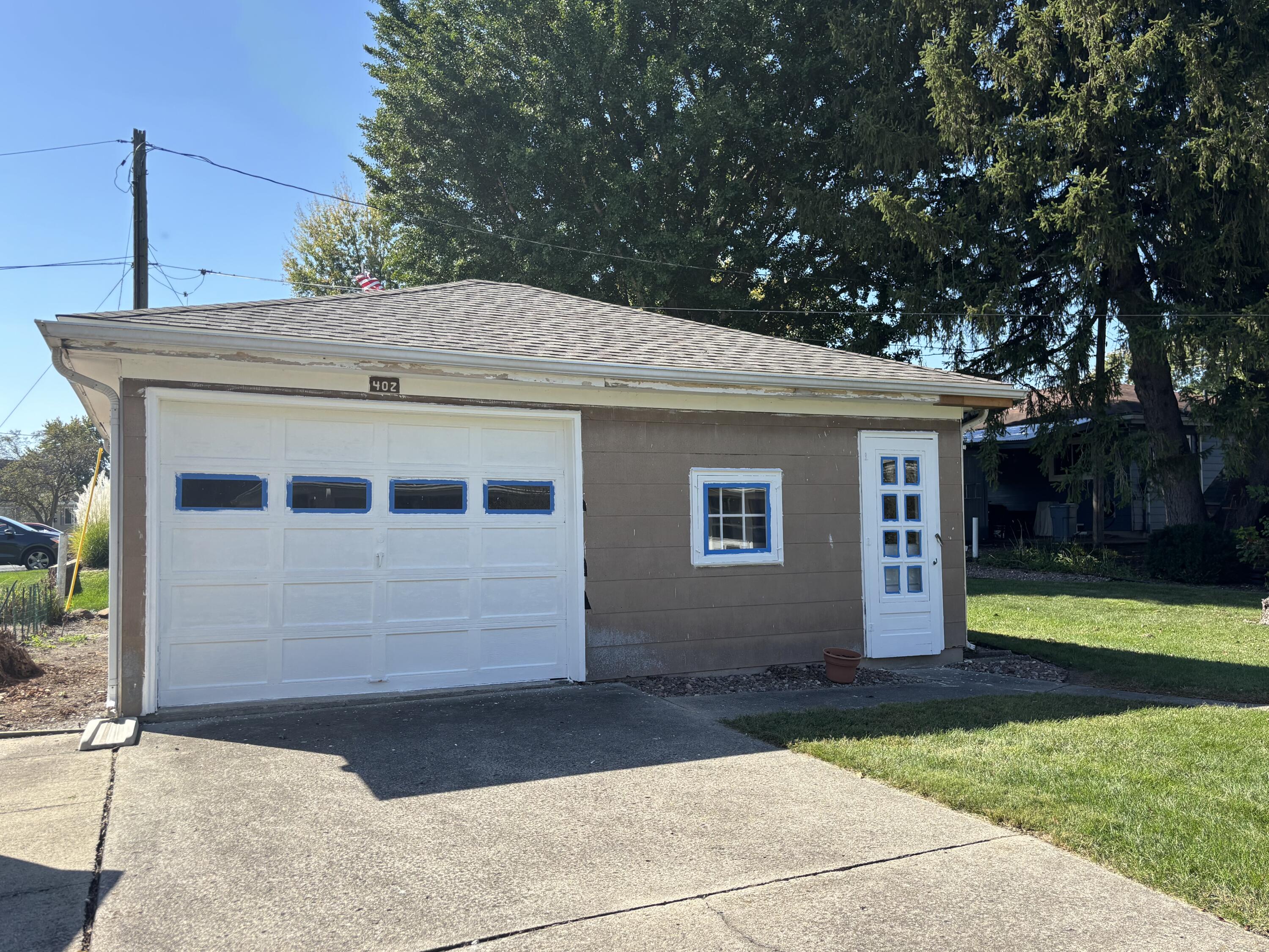 402 South Home Avenue Rensselaer, IN 47978 - Photo 24 of 27 a front view of house with yard