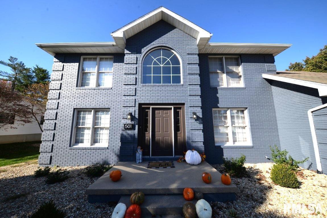 501 Cardinal Drive Mount Vernon, IL 62864 - Photo 15 of 57 a front view of a house