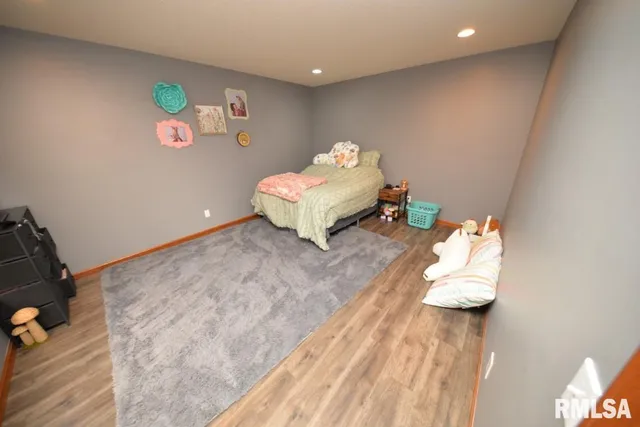 $415,000 | 501 Cardinal Drive, Mount Vernon, IL 62864