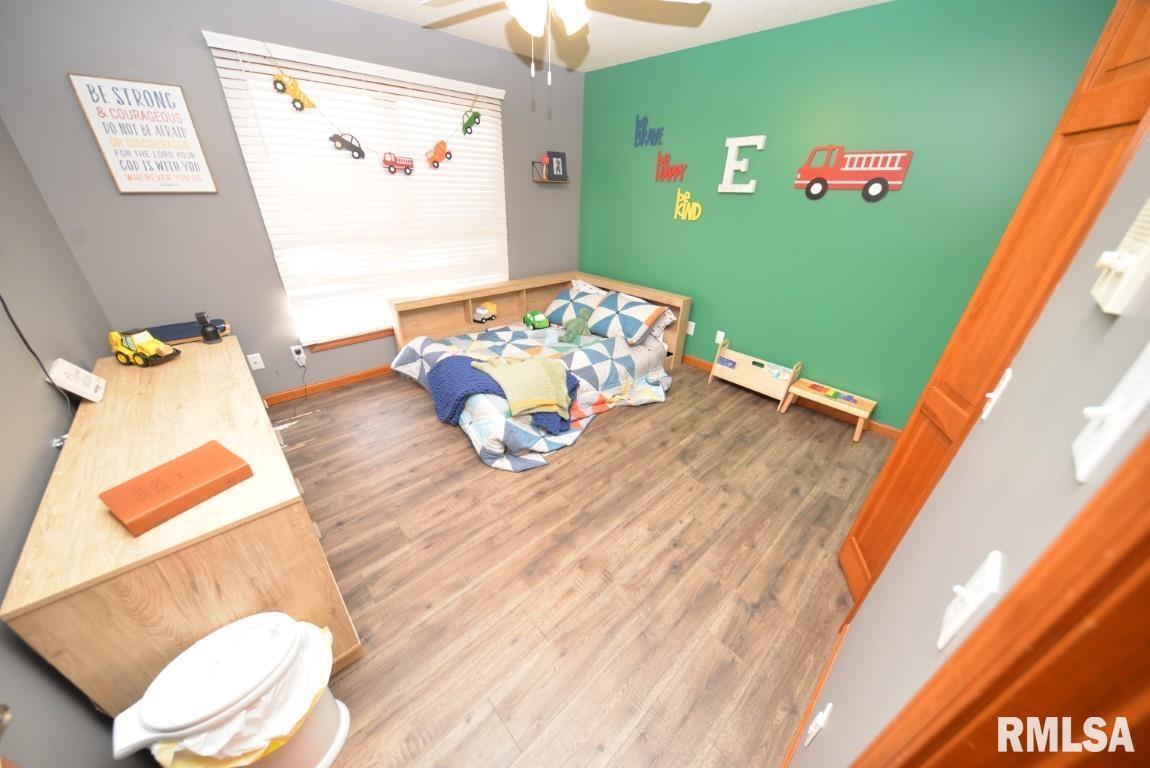 501 Cardinal Drive Mount Vernon, IL 62864 - Photo 49 of 57 a view of a living room