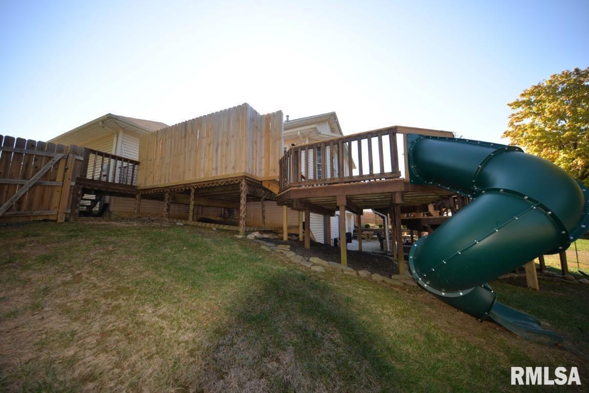 501 Cardinal Drive Mount Vernon, IL 62864 - Photo 10 of 57 a view of a house with a yard