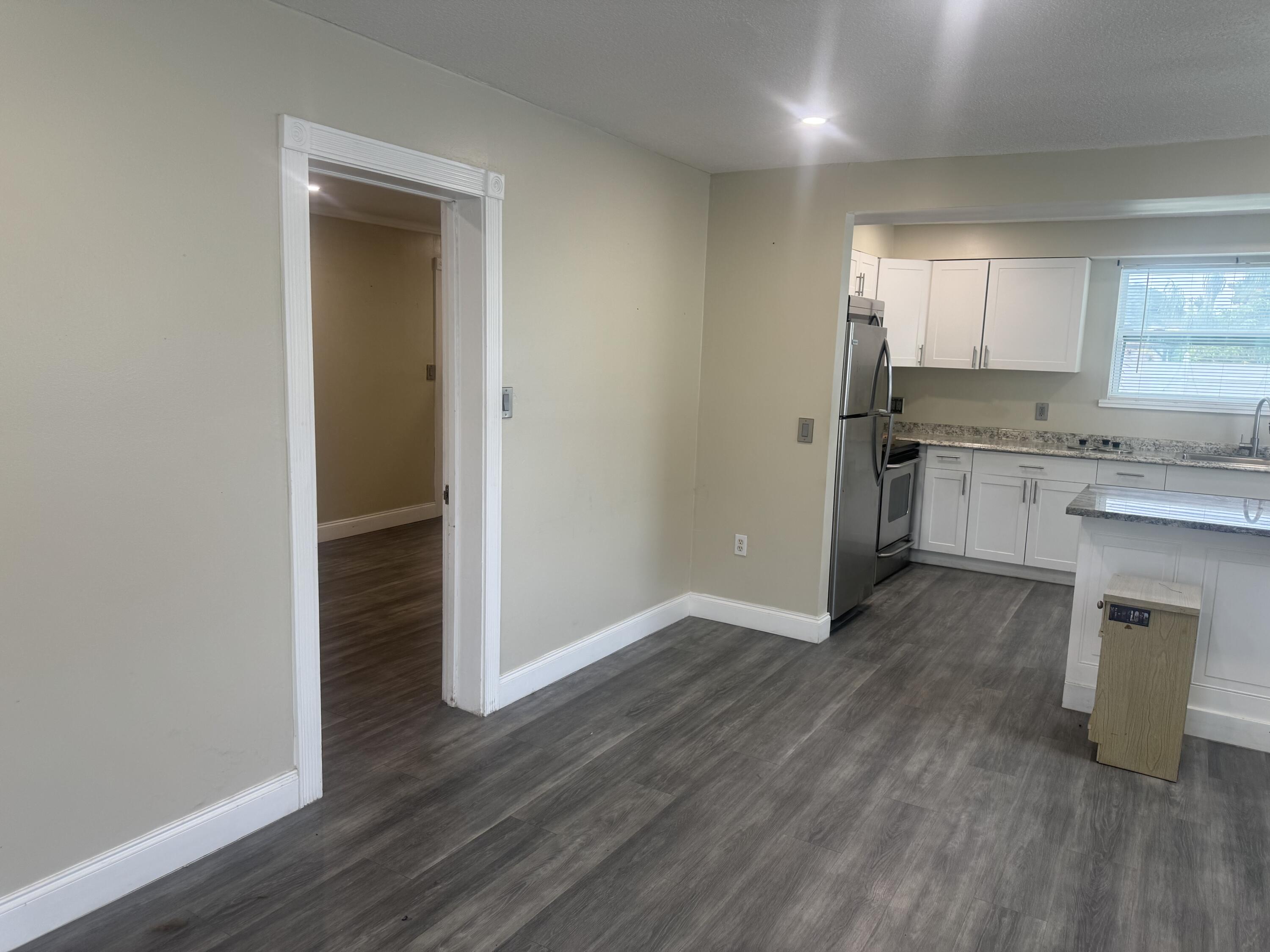 2793 Shawnee Road, Unit B West Palm Beach, FL 33406 - Photo 7 of 12 IMG_2934