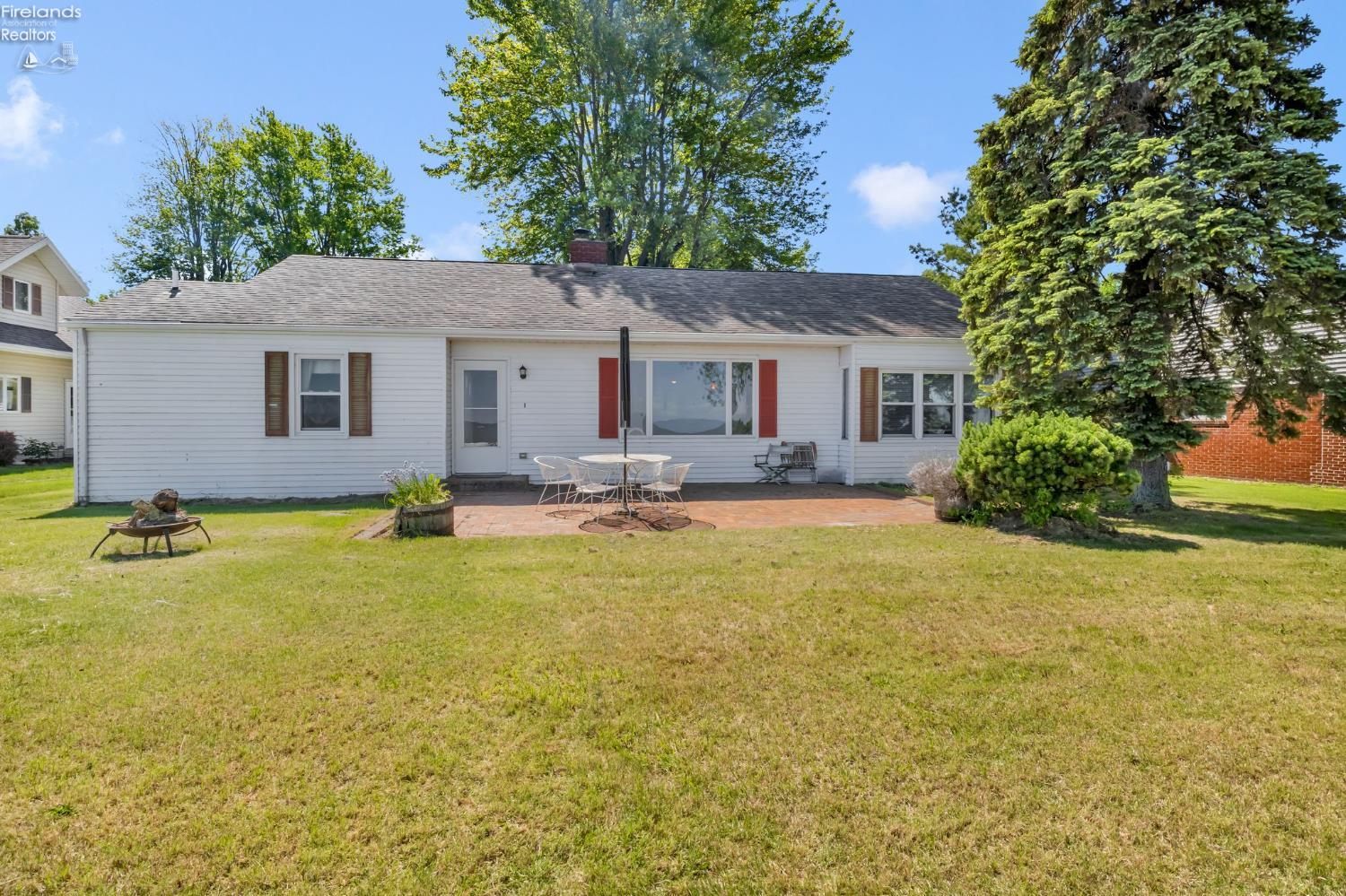 2637 East Sand Road Port Clinton, OH 43452 - Photo 7 of 62 Gallery Image 7