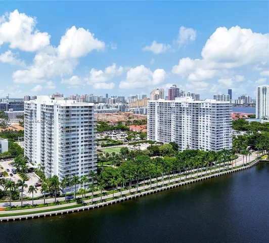 $3,100 | 2851 Northeast 183rd Street, Unit 1903E1905E, Aventura, FL 33160
